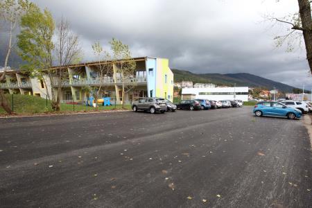 ASFALTIRANO PARKIRIŠČE PRI VRTCU CERKNICA 06 FOTO LJUBO VUKELIČ